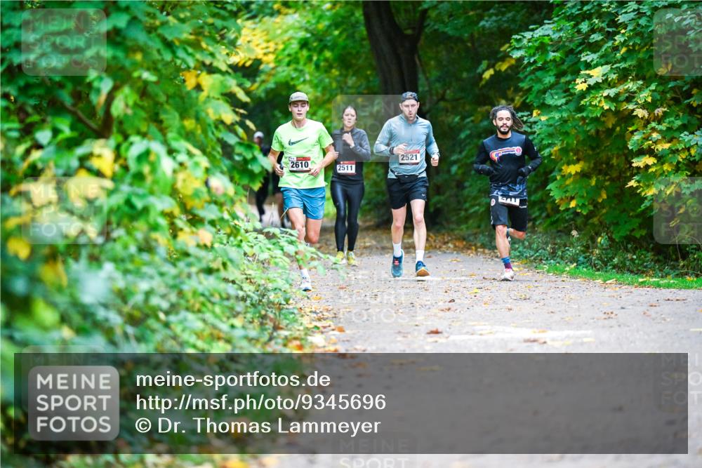 12.10.2025 - Bramfelder Halbmarathon 2025 Dr. Thomas Lammeyer http://msf.ph/oto/9345696 12.10.2025 10:17:10 Laufen 2610, 2511, 2521 meine-sportfotos.de
