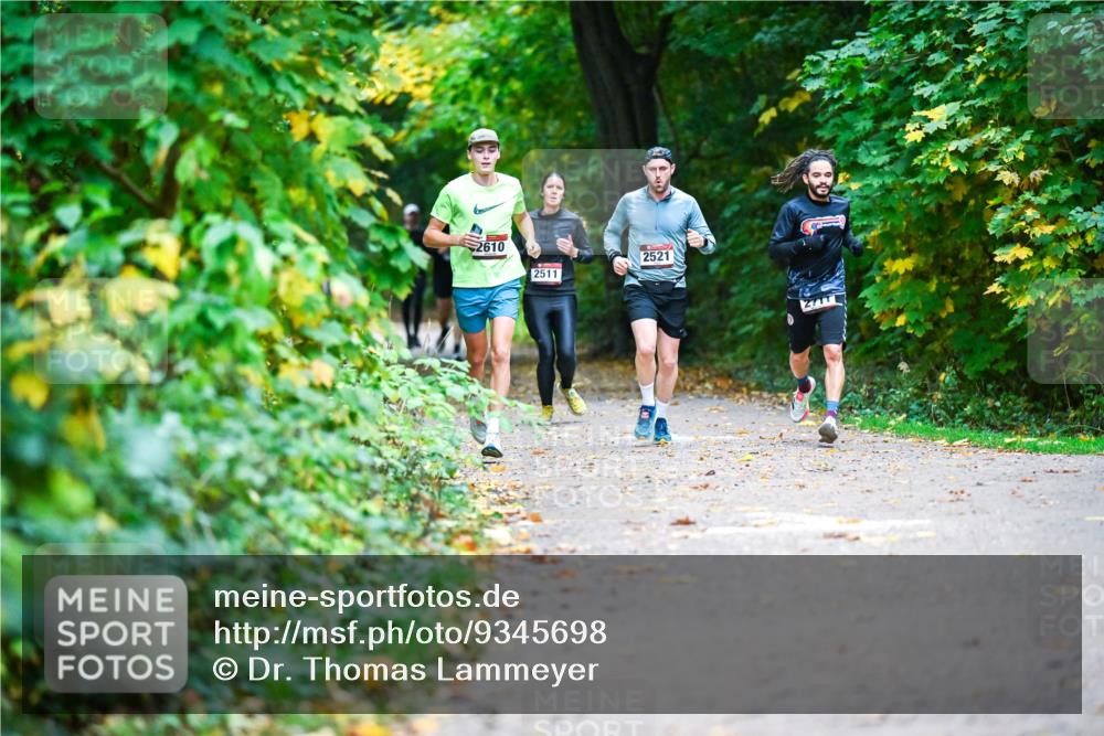 12.10.2025 - Bramfelder Halbmarathon 2025 Dr. Thomas Lammeyer http://msf.ph/oto/9345698 12.10.2025 10:17:11 Laufen 2610, 2511, 2521, 2711 meine-sportfotos.de