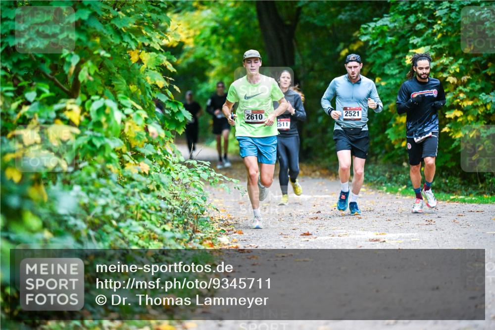 12.10.2025 - Bramfelder Halbmarathon 2025 Dr. Thomas Lammeyer http://msf.ph/oto/9345711 12.10.2025 10:17:13 Laufen 2610, 2511, 2521 meine-sportfotos.de