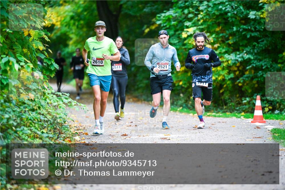 12.10.2025 - Bramfelder Halbmarathon 2025 Dr. Thomas Lammeyer http://msf.ph/oto/9345713 12.10.2025 10:17:13 Laufen 2610, 2511, 2521 meine-sportfotos.de