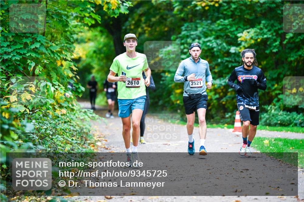 12.10.2025 - Bramfelder Halbmarathon 2025 Dr. Thomas Lammeyer http://msf.ph/oto/9345725 12.10.2025 10:17:16 Laufen 2610, 2521 meine-sportfotos.de