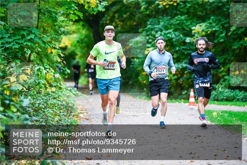 12.10.2025 - Bramfelder Halbmarathon 2025 Dr. Thomas Lammeyer http://msf.ph/oto/9345726 12.10.2025 10:17:16 Laufen 2610, 2521, 2711 meine-sportfotos.de