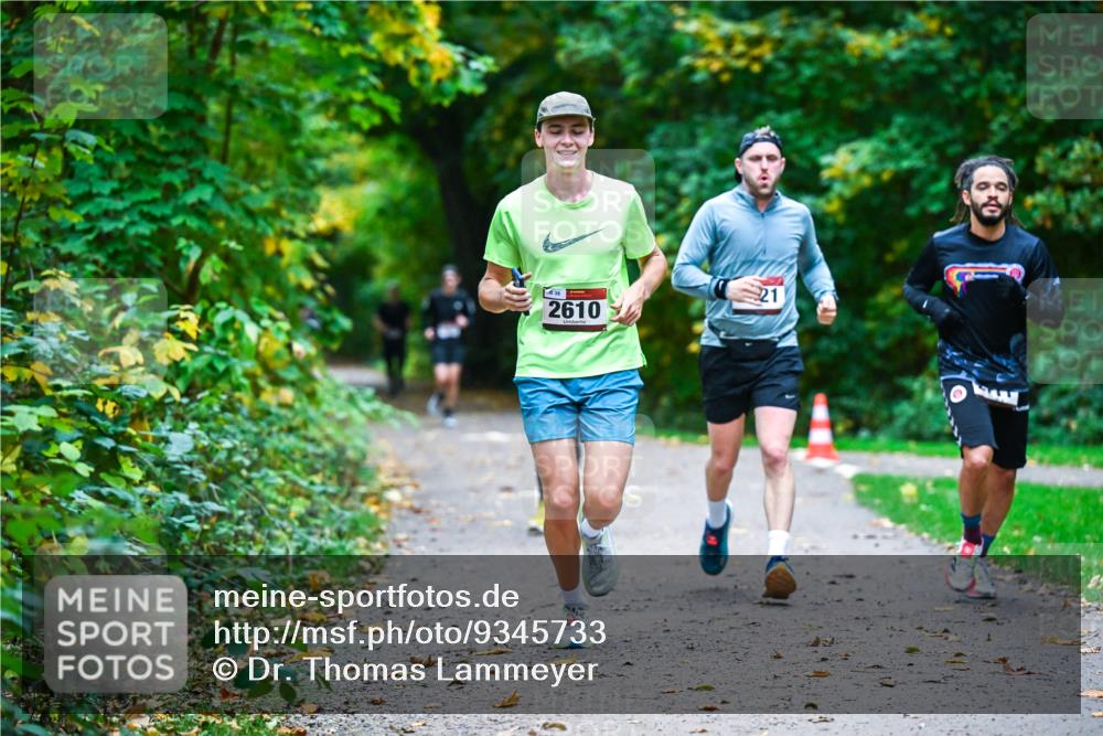 12.10.2025 - Bramfelder Halbmarathon 2025 Dr. Thomas Lammeyer http://msf.ph/oto/9345733 12.10.2025 10:17:17 Laufen 838, 2610 meine-sportfotos.de