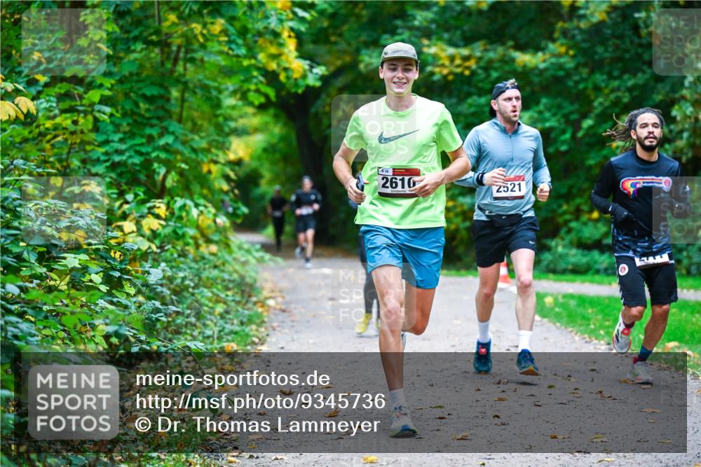 12.10.2025 - Bramfelder Halbmarathon 2025 Dr. Thomas Lammeyer http://msf.ph/oto/9345736 12.10.2025 10:17:18 Laufen 638, 2610, 2521 meine-sportfotos.de