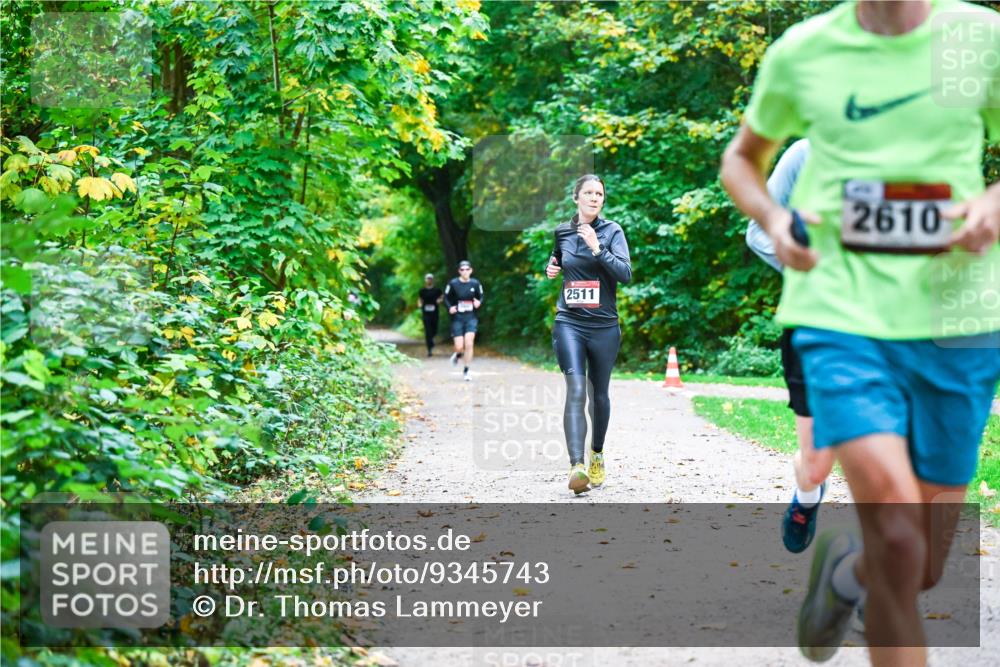 12.10.2025 - Bramfelder Halbmarathon 2025 Dr. Thomas Lammeyer http://msf.ph/oto/9345743 12.10.2025 10:17:20 Laufen 2511, 2610 meine-sportfotos.de