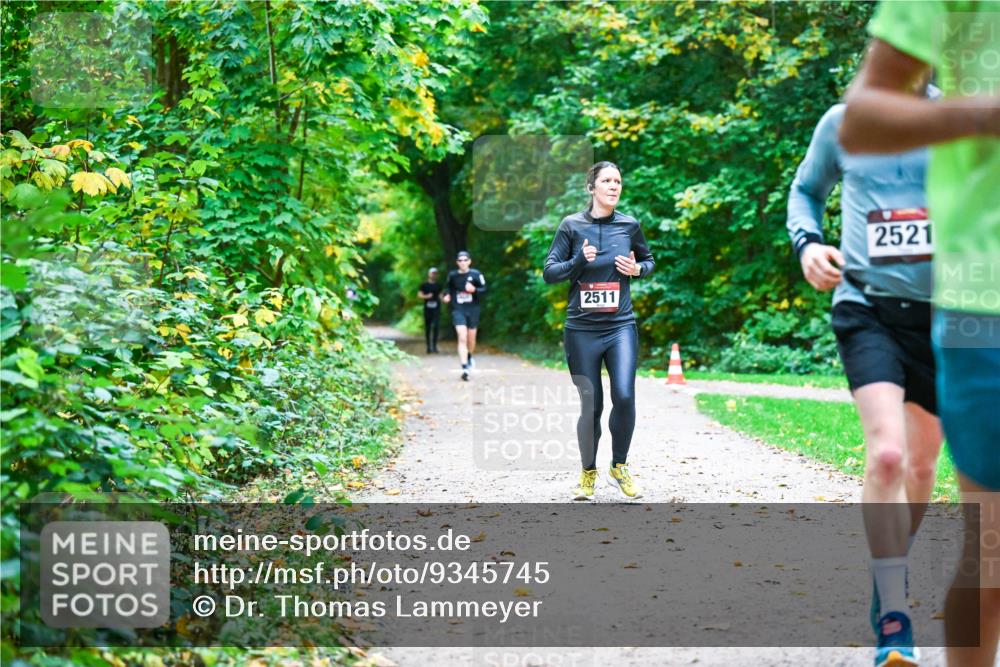 12.10.2025 - Bramfelder Halbmarathon 2025 Dr. Thomas Lammeyer http://msf.ph/oto/9345745 12.10.2025 10:17:20 Laufen 2511, 2521 meine-sportfotos.de