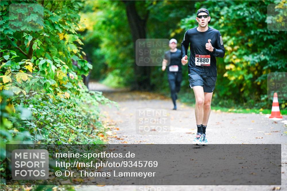 12.10.2025 - Bramfelder Halbmarathon 2025 Dr. Thomas Lammeyer http://msf.ph/oto/9345769 12.10.2025 10:17:24 Laufen 2880 meine-sportfotos.de