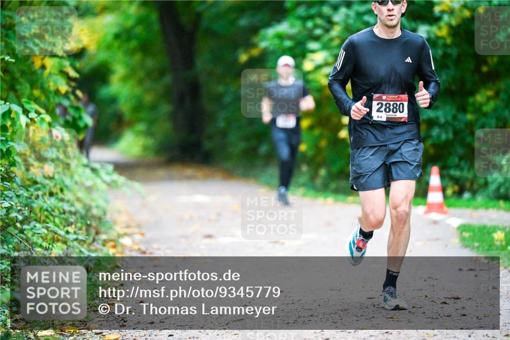 12.10.2025 - Bramfelder Halbmarathon 2025 Dr. Thomas Lammeyer http://msf.ph/oto/9345779 12.10.2025 10:17:25 Laufen 2880, 8 meine-sportfotos.de