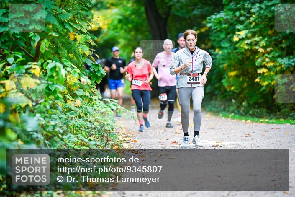 12.10.2025 - Bramfelder Halbmarathon 2025 Dr. Thomas Lammeyer http://msf.ph/oto/9345807 12.10.2025 10:17:37 Laufen 495, 2481 meine-sportfotos.de