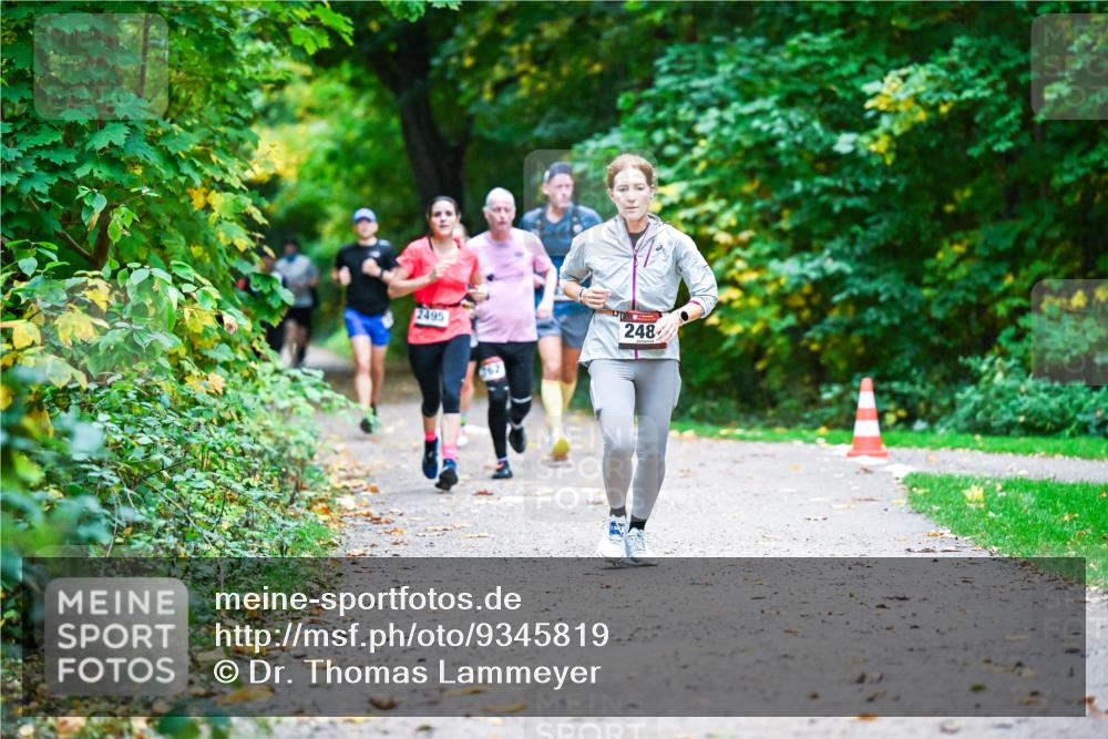 12.10.2025 - Bramfelder Halbmarathon 2025 Dr. Thomas Lammeyer http://msf.ph/oto/9345819 12.10.2025 10:17:39 Laufen 2495, 248 meine-sportfotos.de