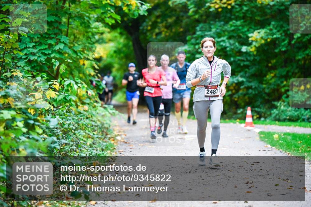 12.10.2025 - Bramfelder Halbmarathon 2025 Dr. Thomas Lammeyer http://msf.ph/oto/9345822 12.10.2025 10:17:40 Laufen 2481, 495 meine-sportfotos.de