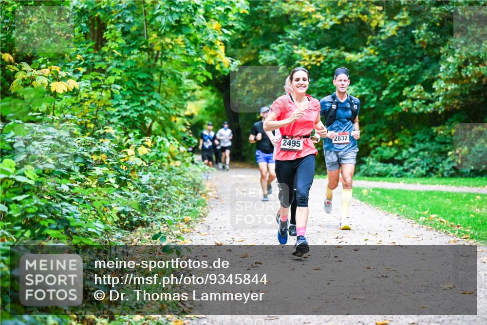 12.10.2025 - Bramfelder Halbmarathon 2025 Dr. Thomas Lammeyer http://msf.ph/oto/9345844 12.10.2025 10:17:44 Laufen 2832, 2495 meine-sportfotos.de