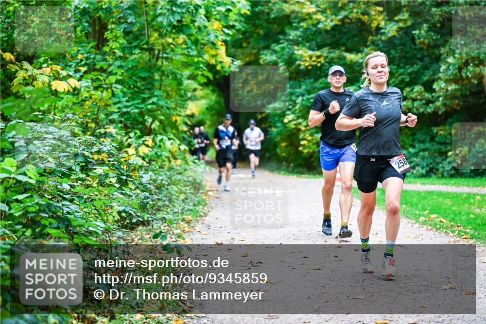 12.10.2025 - Bramfelder Halbmarathon 2025 Dr. Thomas Lammeyer http://msf.ph/oto/9345859 12.10.2025 10:17:46 Laufen 258 meine-sportfotos.de