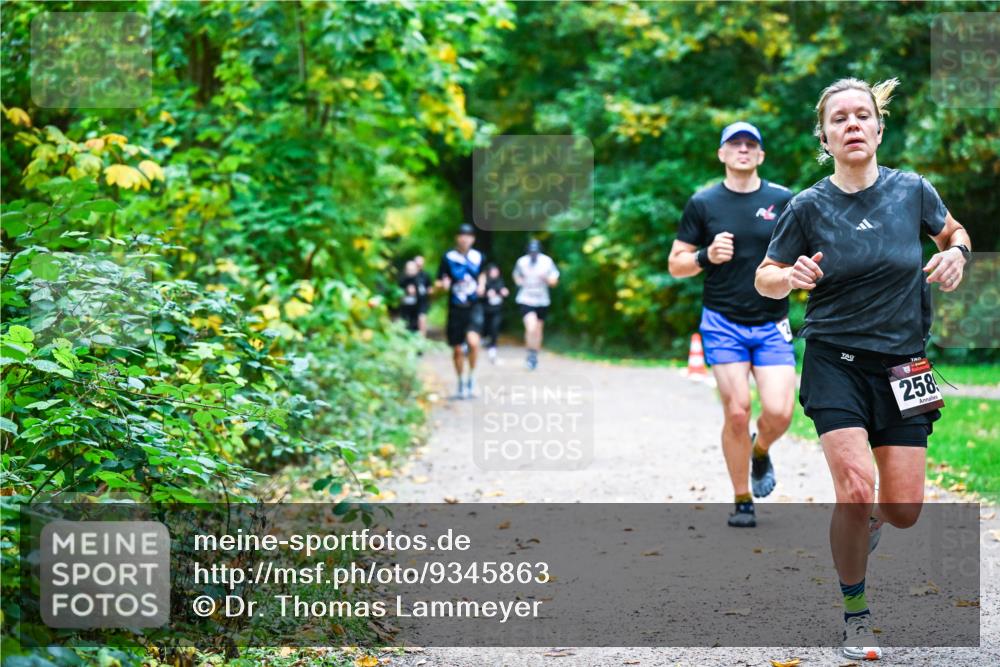 12.10.2025 - Bramfelder Halbmarathon 2025 Dr. Thomas Lammeyer http://msf.ph/oto/9345863 12.10.2025 10:17:47 Laufen 258 meine-sportfotos.de