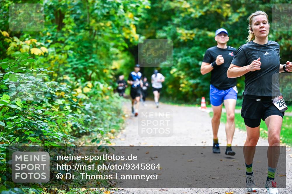 12.10.2025 - Bramfelder Halbmarathon 2025 Dr. Thomas Lammeyer http://msf.ph/oto/9345864 12.10.2025 10:17:47 Laufen 258 meine-sportfotos.de