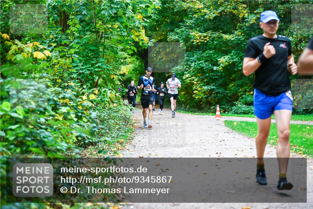 12.10.2025 - Bramfelder Halbmarathon 2025 Dr. Thomas Lammeyer http://msf.ph/oto/9345867 12.10.2025 10:17:48 Laufen 2736, 2948, 2793, 2434 meine-sportfotos.de