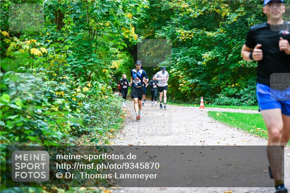 12.10.2025 - Bramfelder Halbmarathon 2025 Dr. Thomas Lammeyer http://msf.ph/oto/9345870 12.10.2025 10:17:48 Laufen 2948, 2434 meine-sportfotos.de
