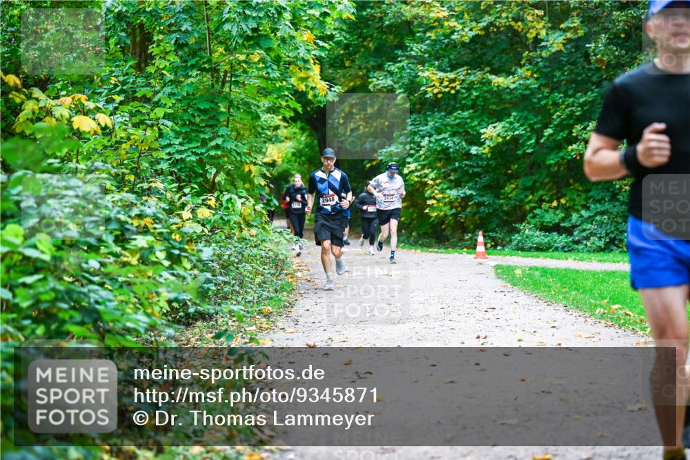 12.10.2025 - Bramfelder Halbmarathon 2025 Dr. Thomas Lammeyer http://msf.ph/oto/9345871 12.10.2025 10:17:48 Laufen 2948, 2434 meine-sportfotos.de