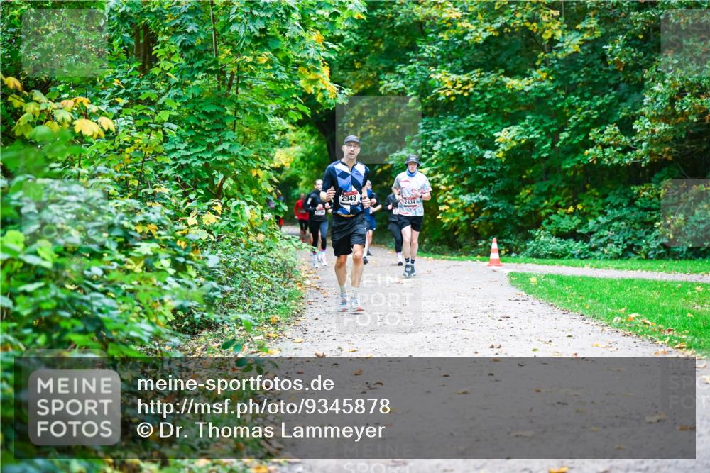 12.10.2025 - Bramfelder Halbmarathon 2025 Dr. Thomas Lammeyer http://msf.ph/oto/9345878 12.10.2025 10:17:49 Laufen 2736, 2948, 2434 meine-sportfotos.de