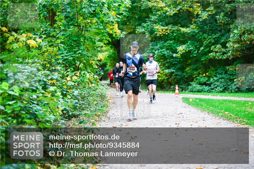12.10.2025 - Bramfelder Halbmarathon 2025 Dr. Thomas Lammeyer http://msf.ph/oto/9345884 12.10.2025 10:17:50 Laufen 2948, 243 meine-sportfotos.de