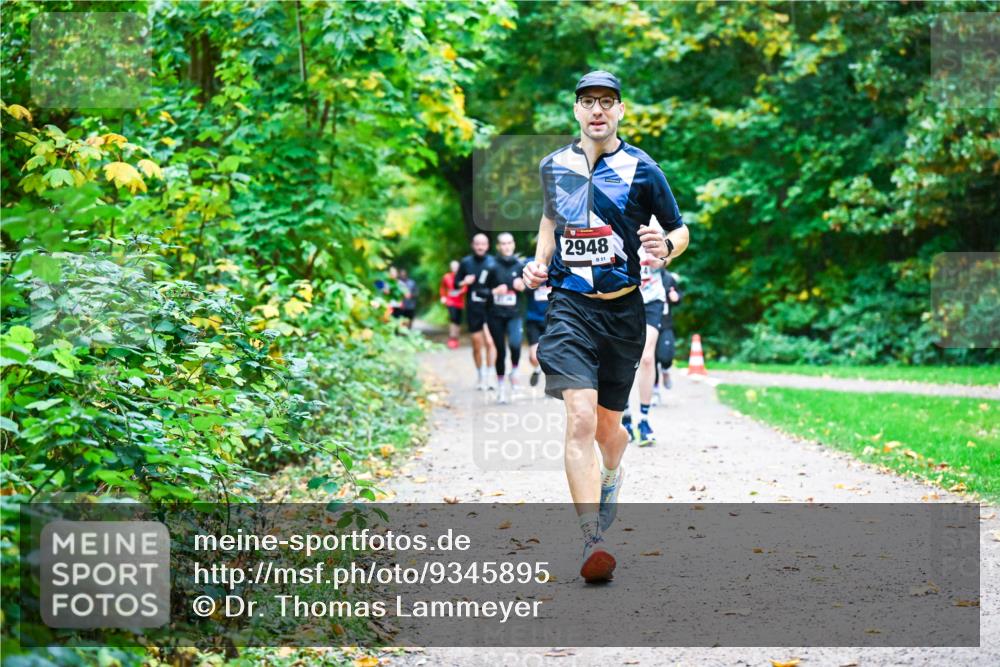 12.10.2025 - Bramfelder Halbmarathon 2025 Dr. Thomas Lammeyer http://msf.ph/oto/9345895 12.10.2025 10:17:52 Laufen 2948, 51 meine-sportfotos.de