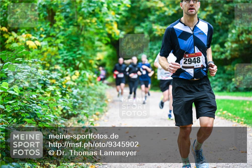 12.10.2025 - Bramfelder Halbmarathon 2025 Dr. Thomas Lammeyer http://msf.ph/oto/9345902 12.10.2025 10:17:53 Laufen 2948, 51 meine-sportfotos.de