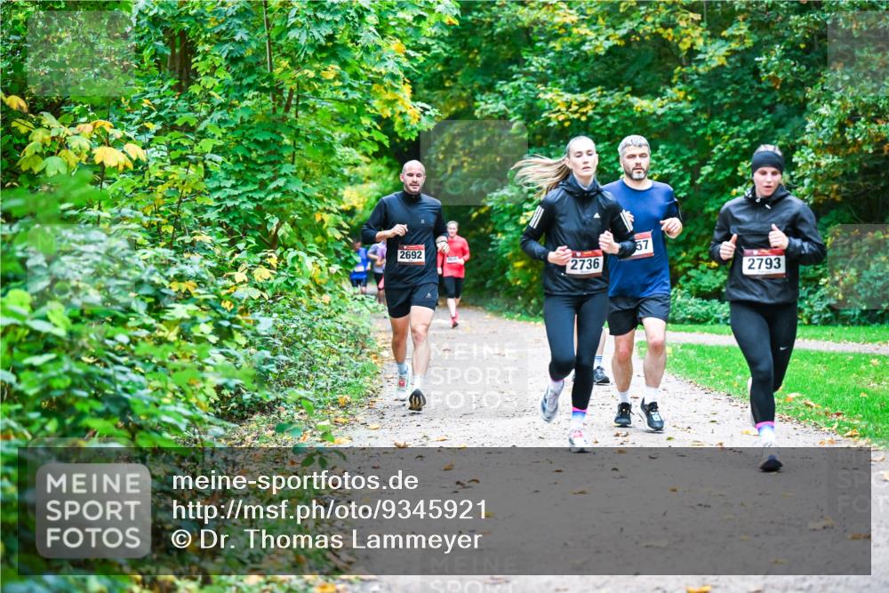 12.10.2025 - Bramfelder Halbmarathon 2025 Dr. Thomas Lammeyer http://msf.ph/oto/9345921 12.10.2025 10:17:56 Laufen 00, 2692, 2736, 57, 2793 meine-sportfotos.de