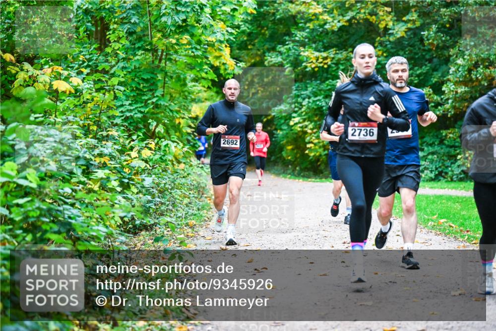 12.10.2025 - Bramfelder Halbmarathon 2025 Dr. Thomas Lammeyer http://msf.ph/oto/9345926 12.10.2025 10:17:57 Laufen 2736, 2692 meine-sportfotos.de