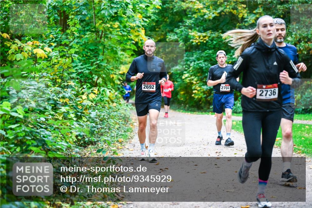 12.10.2025 - Bramfelder Halbmarathon 2025 Dr. Thomas Lammeyer http://msf.ph/oto/9345929 12.10.2025 10:17:57 Laufen 2692, 2704, 2736 meine-sportfotos.de