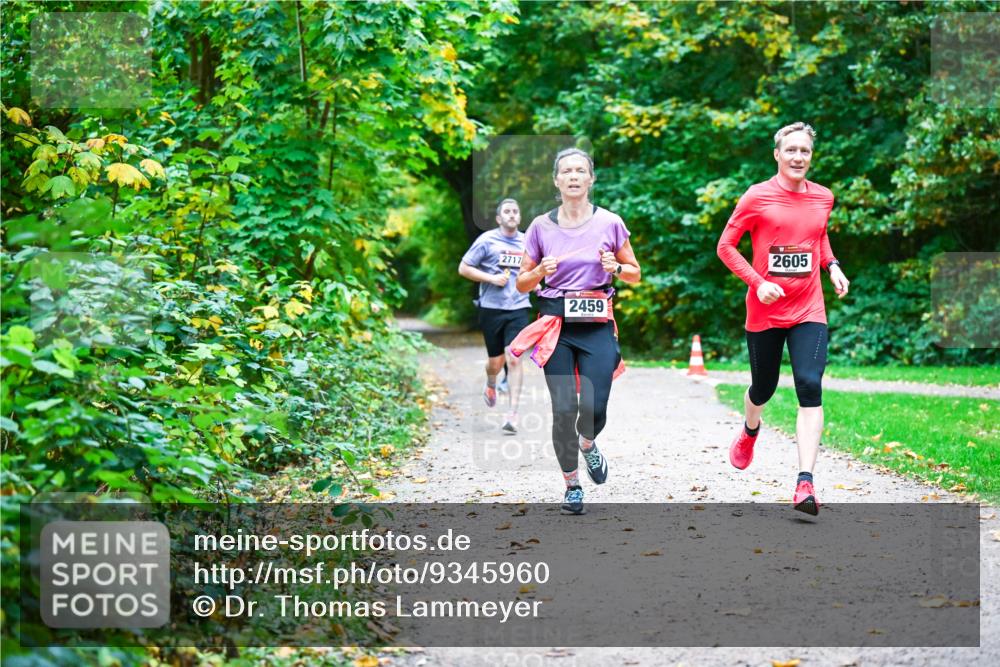 12.10.2025 - Bramfelder Halbmarathon 2025 Dr. Thomas Lammeyer http://msf.ph/oto/9345960 12.10.2025 10:18:03 Laufen 2717, 2459, 2605 meine-sportfotos.de