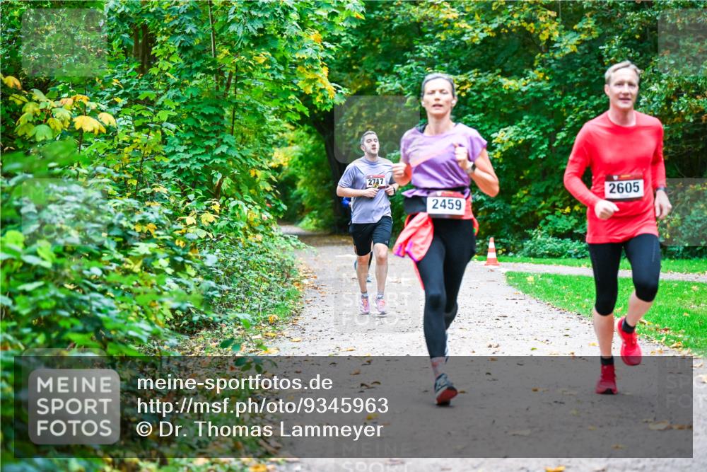 12.10.2025 - Bramfelder Halbmarathon 2025 Dr. Thomas Lammeyer http://msf.ph/oto/9345963 12.10.2025 10:18:03 Laufen 2717, 2459, 2605 meine-sportfotos.de