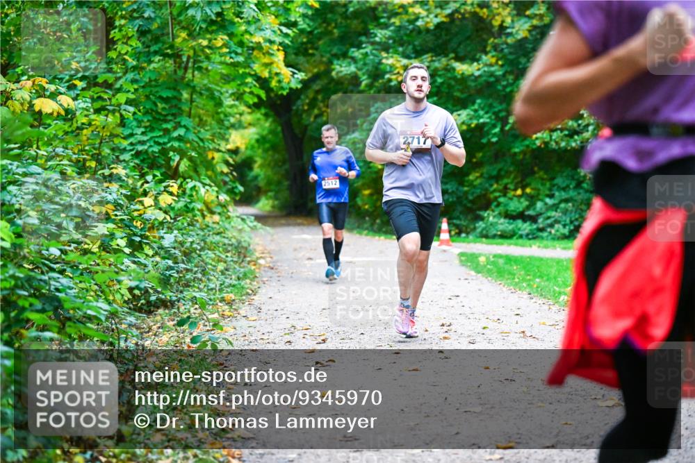 12.10.2025 - Bramfelder Halbmarathon 2025 Dr. Thomas Lammeyer http://msf.ph/oto/9345970 12.10.2025 10:18:05 Laufen 2512, 2717 meine-sportfotos.de