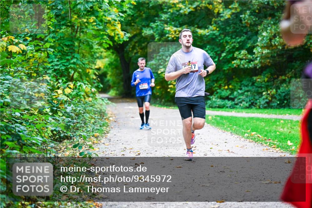 12.10.2025 - Bramfelder Halbmarathon 2025 Dr. Thomas Lammeyer http://msf.ph/oto/9345972 12.10.2025 10:18:05 Laufen 2512 meine-sportfotos.de
