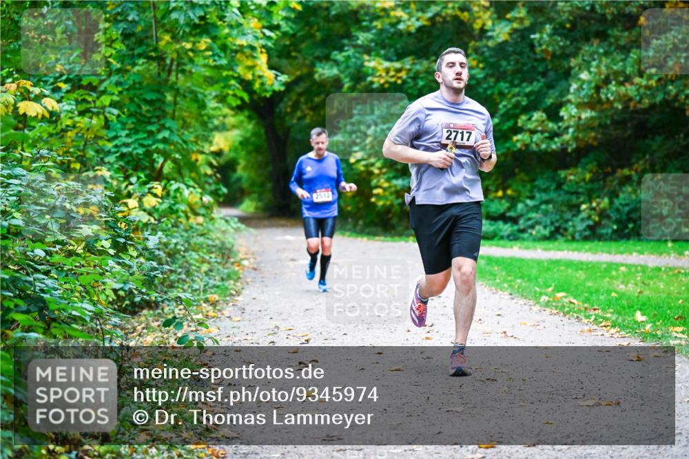 12.10.2025 - Bramfelder Halbmarathon 2025 Dr. Thomas Lammeyer http://msf.ph/oto/9345974 12.10.2025 10:18:06 Laufen 2717 meine-sportfotos.de