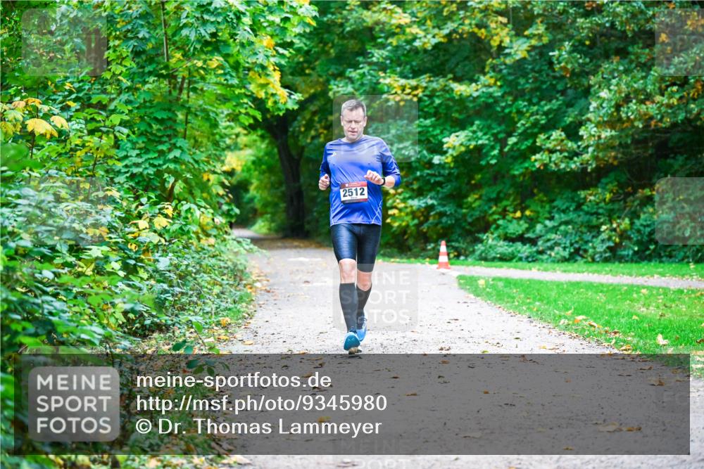 12.10.2025 - Bramfelder Halbmarathon 2025 Dr. Thomas Lammeyer http://msf.ph/oto/9345980 12.10.2025 10:18:07 Laufen 2512 meine-sportfotos.de