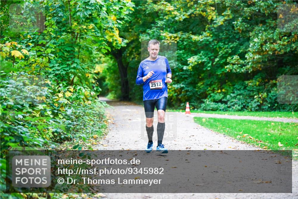 12.10.2025 - Bramfelder Halbmarathon 2025 Dr. Thomas Lammeyer http://msf.ph/oto/9345982 12.10.2025 10:18:08 Laufen 2512 meine-sportfotos.de