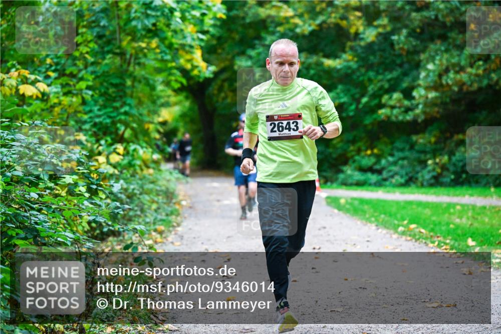 12.10.2025 - Bramfelder Halbmarathon 2025 Dr. Thomas Lammeyer http://msf.ph/oto/9346014 12.10.2025 10:18:23 Laufen 2643 meine-sportfotos.de