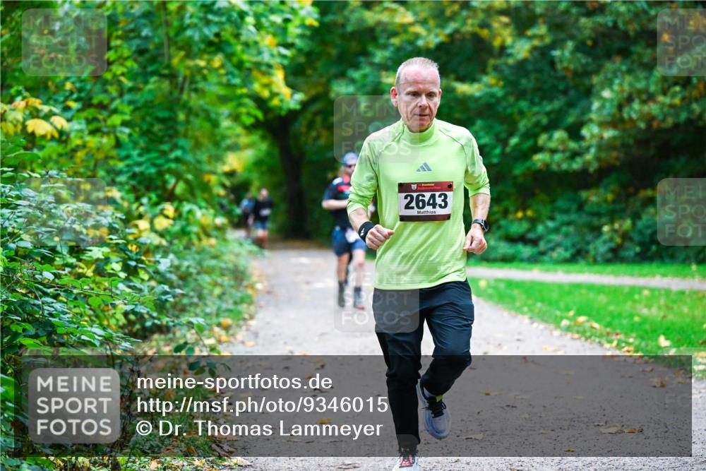 12.10.2025 - Bramfelder Halbmarathon 2025 Dr. Thomas Lammeyer http://msf.ph/oto/9346015 12.10.2025 10:18:23 Laufen 2643 meine-sportfotos.de
