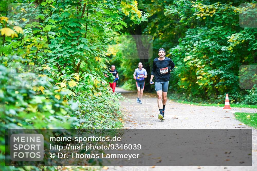 12.10.2025 - Bramfelder Halbmarathon 2025 Dr. Thomas Lammeyer http://msf.ph/oto/9346039 12.10.2025 10:18:29 Laufen 2573 meine-sportfotos.de