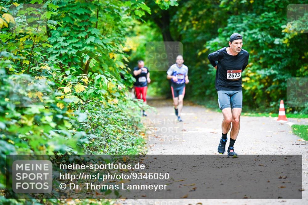 12.10.2025 - Bramfelder Halbmarathon 2025 Dr. Thomas Lammeyer http://msf.ph/oto/9346050 12.10.2025 10:18:31 Laufen 2573 meine-sportfotos.de