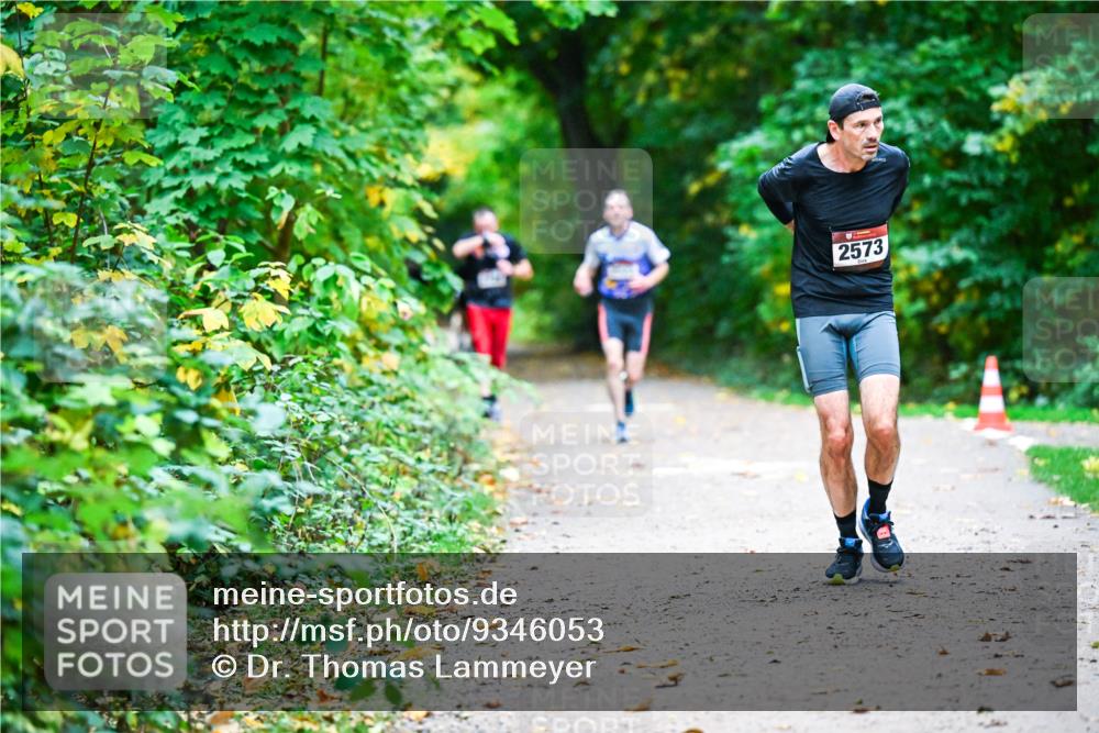 12.10.2025 - Bramfelder Halbmarathon 2025 Dr. Thomas Lammeyer http://msf.ph/oto/9346053 12.10.2025 10:18:31 Laufen 2573 meine-sportfotos.de