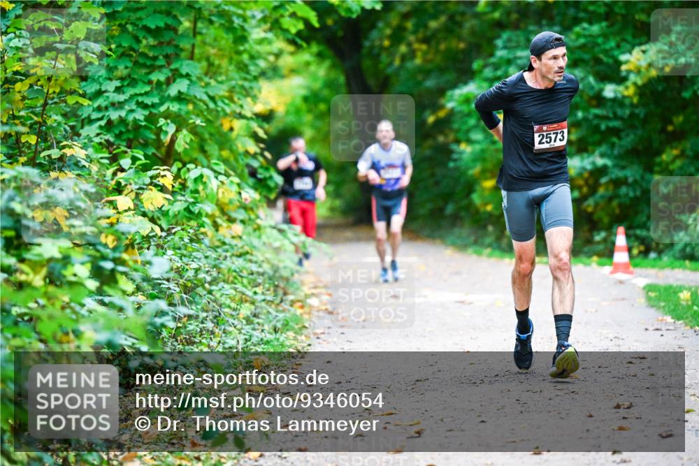 12.10.2025 - Bramfelder Halbmarathon 2025 Dr. Thomas Lammeyer http://msf.ph/oto/9346054 12.10.2025 10:18:31 Laufen 2573 meine-sportfotos.de