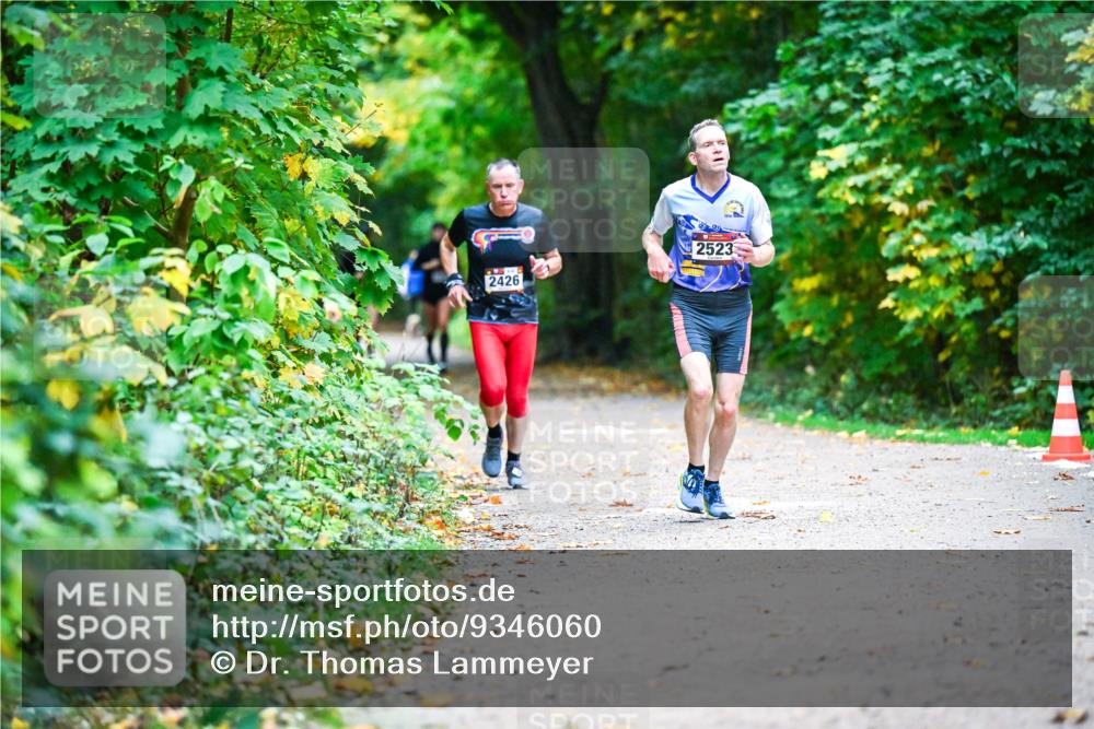 12.10.2025 - Bramfelder Halbmarathon 2025 Dr. Thomas Lammeyer http://msf.ph/oto/9346060 12.10.2025 10:18:33 Laufen 2426, 2523 meine-sportfotos.de