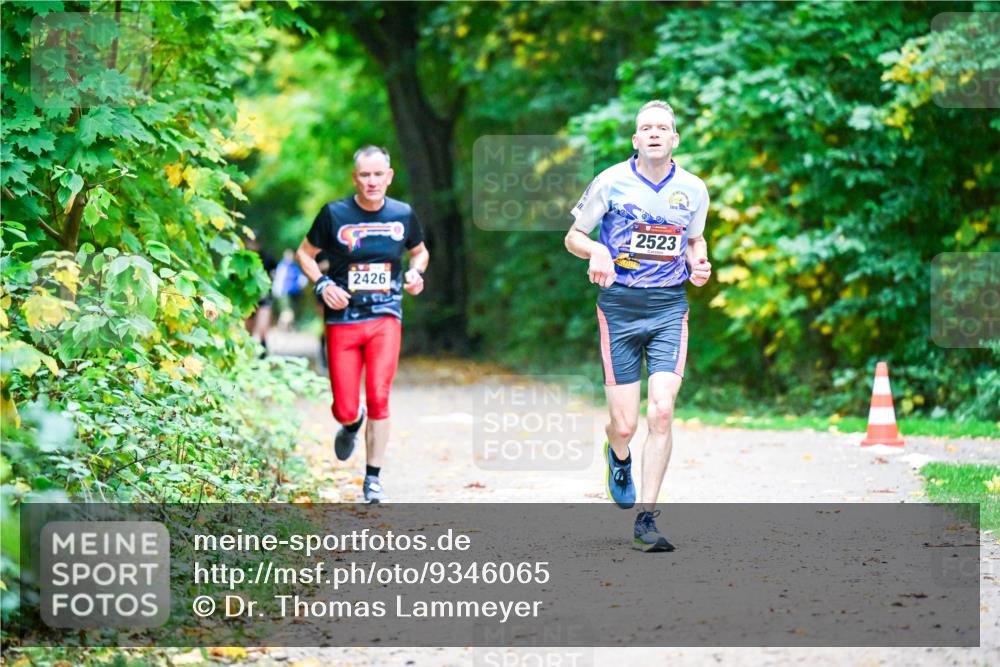 12.10.2025 - Bramfelder Halbmarathon 2025 Dr. Thomas Lammeyer http://msf.ph/oto/9346065 12.10.2025 10:18:34 Laufen 2426, 2523 meine-sportfotos.de