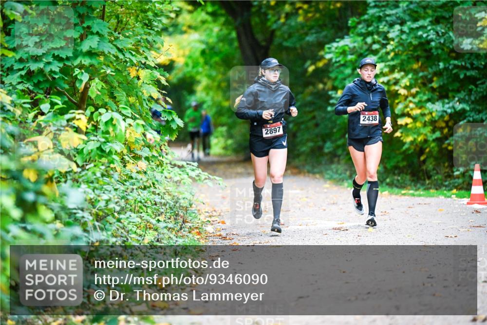 12.10.2025 - Bramfelder Halbmarathon 2025 Dr. Thomas Lammeyer http://msf.ph/oto/9346090 12.10.2025 10:18:44 Laufen 2897, 2438 meine-sportfotos.de