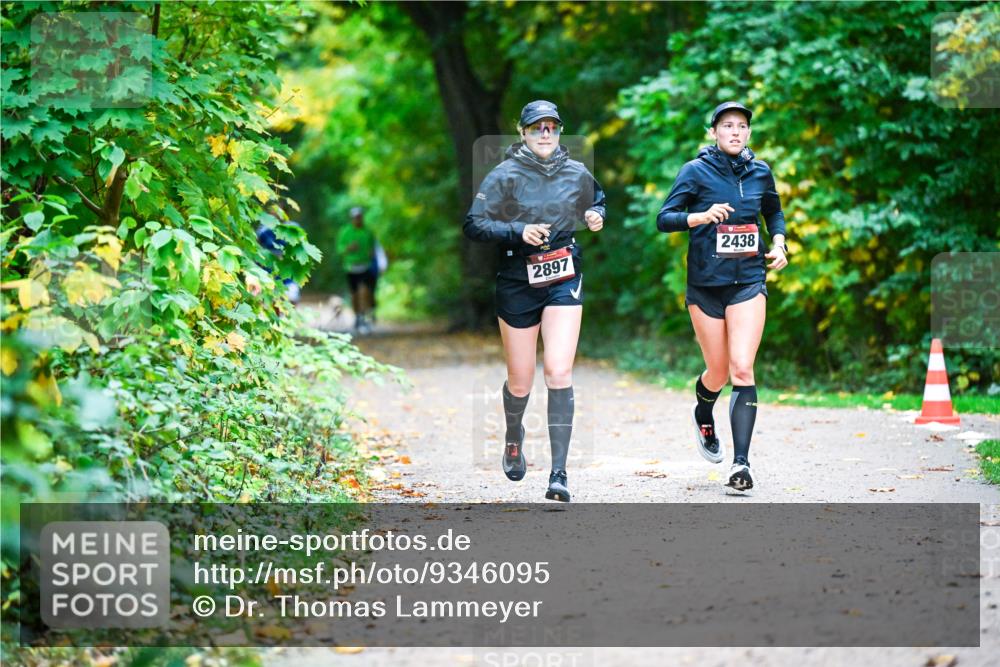 12.10.2025 - Bramfelder Halbmarathon 2025 Dr. Thomas Lammeyer http://msf.ph/oto/9346095 12.10.2025 10:18:45 Laufen 2897, 2438 meine-sportfotos.de