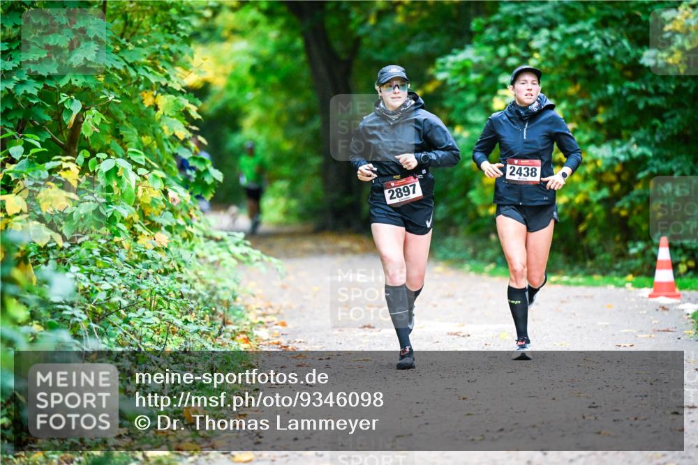 12.10.2025 - Bramfelder Halbmarathon 2025 Dr. Thomas Lammeyer http://msf.ph/oto/9346098 12.10.2025 10:18:45 Laufen 2897, 2438 meine-sportfotos.de