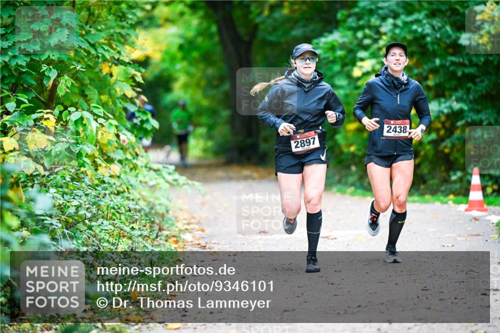 12.10.2025 - Bramfelder Halbmarathon 2025 Dr. Thomas Lammeyer http://msf.ph/oto/9346101 12.10.2025 10:18:45 Laufen 910, 2897, 2438 meine-sportfotos.de