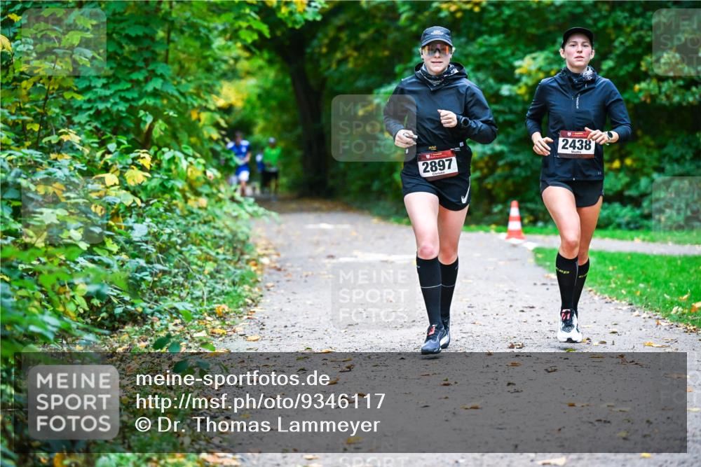 12.10.2025 - Bramfelder Halbmarathon 2025 Dr. Thomas Lammeyer http://msf.ph/oto/9346117 12.10.2025 10:18:48 Laufen 2897, 2438 meine-sportfotos.de