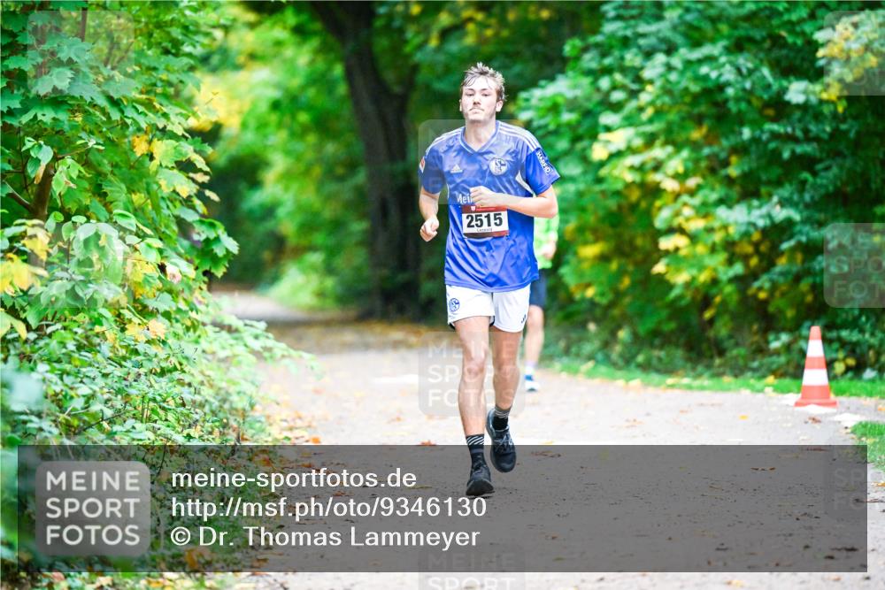 12.10.2025 - Bramfelder Halbmarathon 2025 Dr. Thomas Lammeyer http://msf.ph/oto/9346130 12.10.2025 10:18:56 Laufen 2515 meine-sportfotos.de